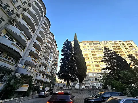 Satılır 3 otaqlı mənzil 135 m² — Bakı, Həzi Aslanov qəs. 3 otaq 135.00 m²