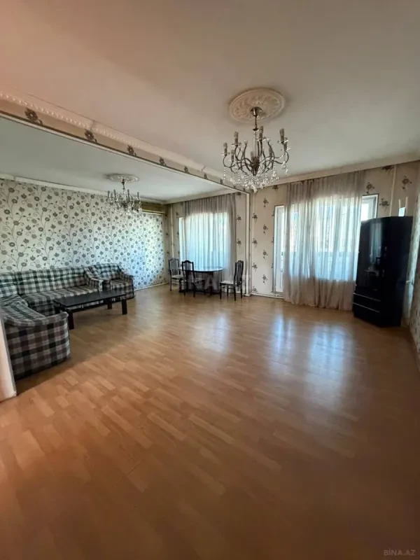 Kirayə verilir 3 otaqlı mənzil 140 m²