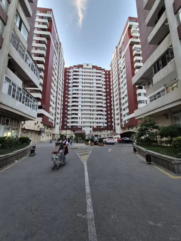 Satılır 3 otaqlı mənzil 102 m²