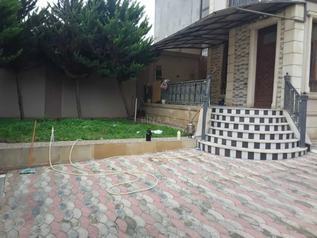 Satılır 4 otaqlı həyət evi 220 m²