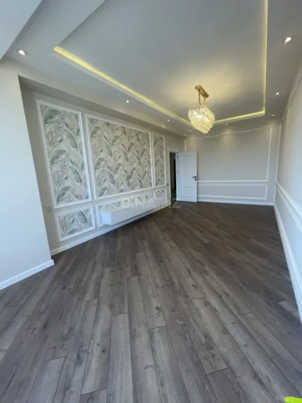 Satılır 3 otaqlı mənzil 98 m²