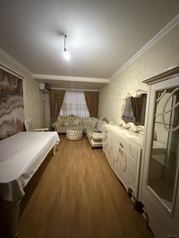 Kirayə verilir 4 otaqlı mənzil 124 m²