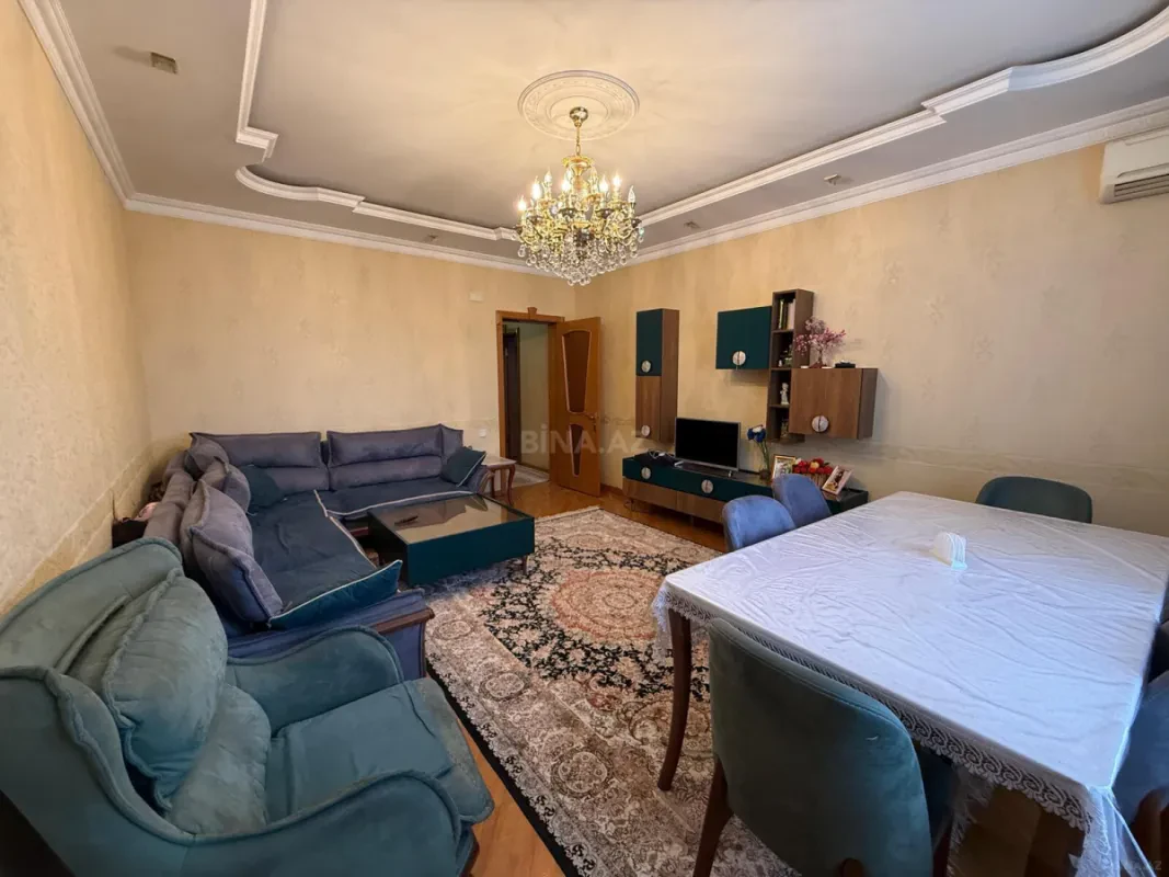 Satılır 4 otaqlı mənzil 125 m²