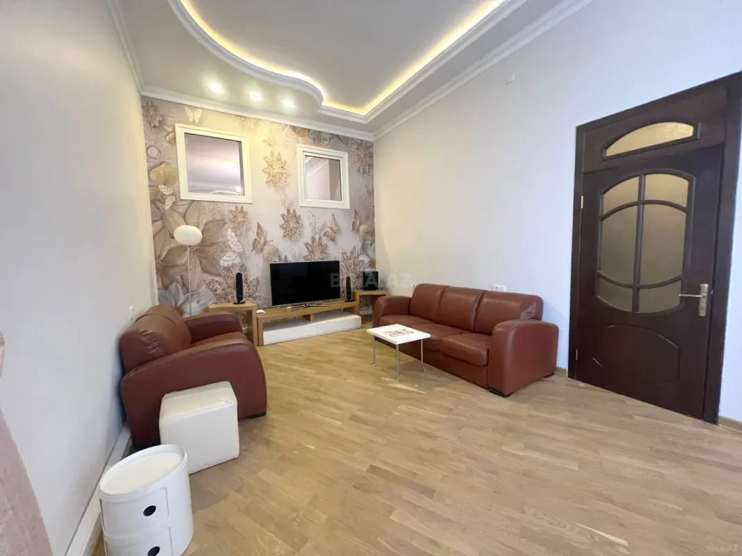Kirayə verilir 4 otaqlı mənzil 150 m²