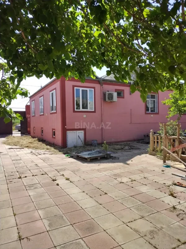 Satılır 6 otaqlı həyət evi 200 m²