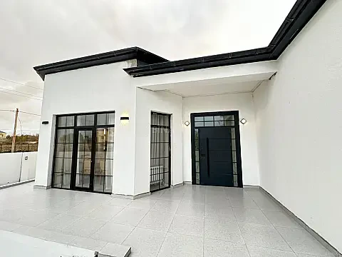 Satılır 4 otaqlı həyət evi 250 m² — Bakı, Novxanı 4 otaq 250.00 m²