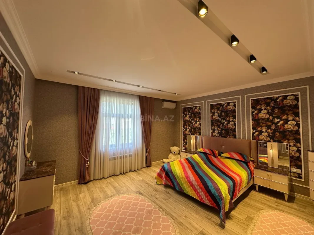 Satılır 5 otaqlı həyət evi 350 m²