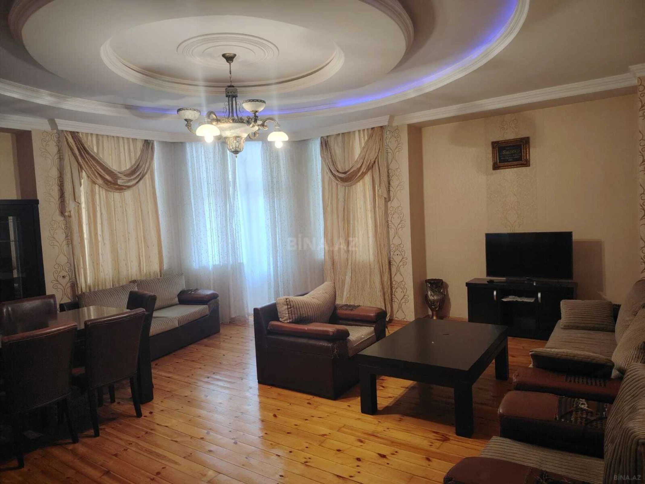 Kirayə verilir 3 otaqlı mənzil 132 m²