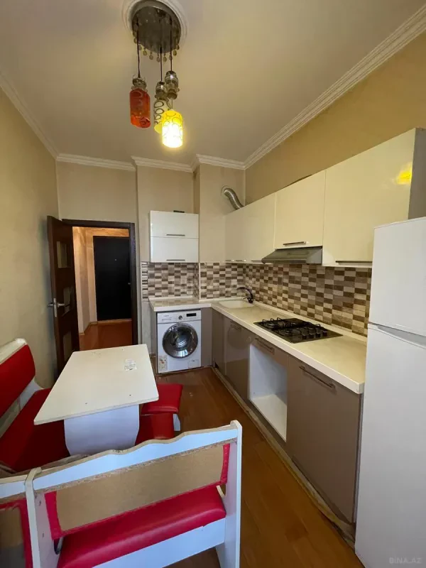 Kirayə verilir 2 otaqlı mənzil 63 m²