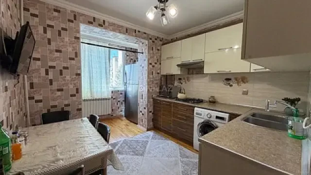 Satılır 3 otaqlı mənzil 85 m² — Bakı, Memar Əcəmi yanı 3 otaq 85.00 m²