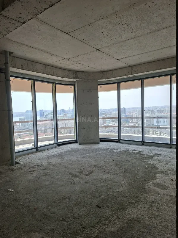 Satılır 3 otaqlı mənzil 128 m²