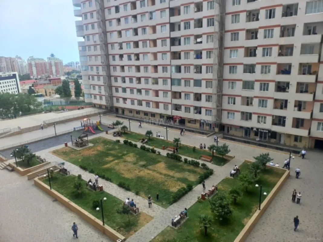 Satılır 3 otaqlı mənzil 125 m²