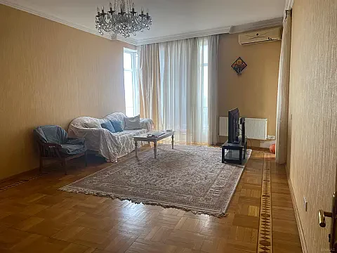 Satılır 3 otaqlı mənzil 124 m² — Bakı 3 otaq 124.00 m²