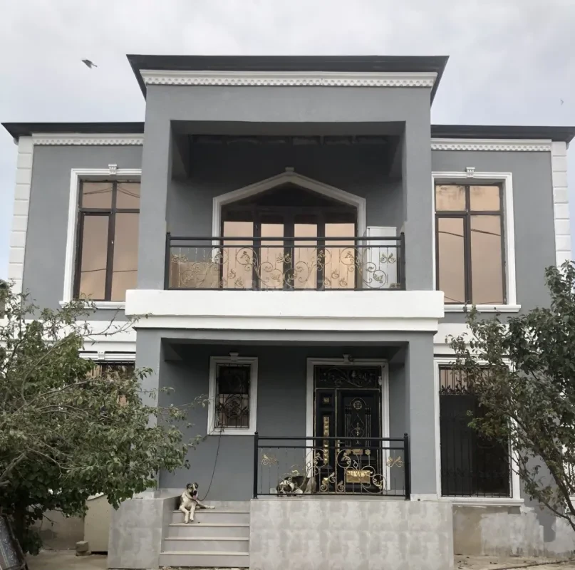 Satılır 6 otaqlı həyət evi 220 m²