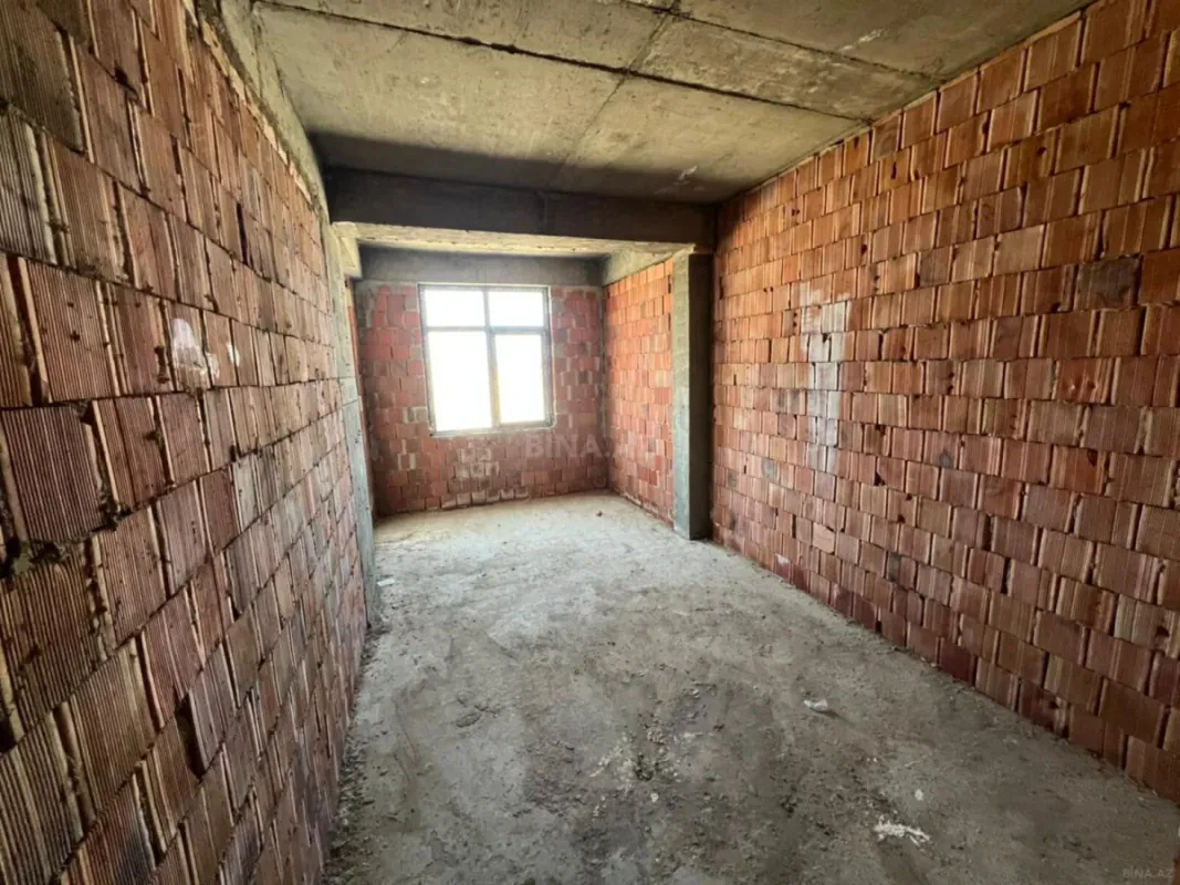 Satılır 2 otaqlı mənzil 105 m²
