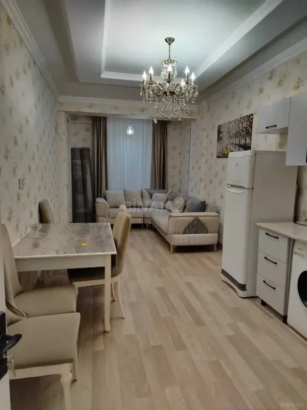 Kirayə verilir 2 otaqlı mənzil 73 m²