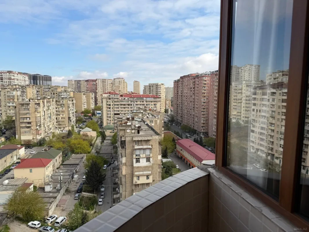 Satılır 2 otaqlı mənzil 82 m²