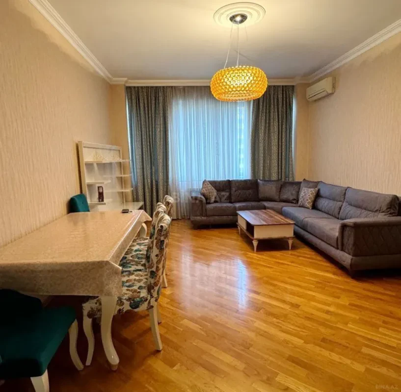 Kirayə verilir 2 otaqlı mənzil 100 m²