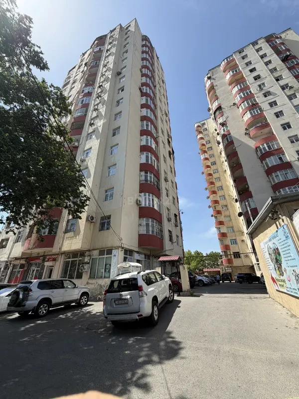 Satılır 3 otaqlı mənzil 112 m²