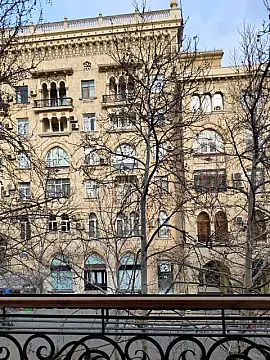 Satılır 3 otaqlı mənzil 100 m² — Bakı, Sahil qəs. 3 otaq 100.00 m²