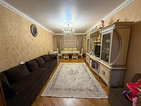 Satılır 3 otaqlı mənzil 115 m² — Bakı, İnşaatçılar 3 otaq 115.00 m²