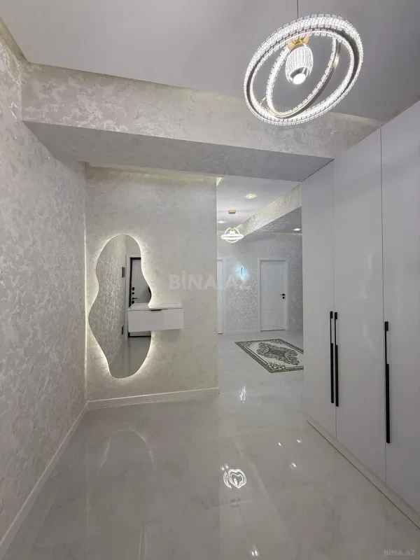 Satılır 3 otaqlı mənzil 125 m²