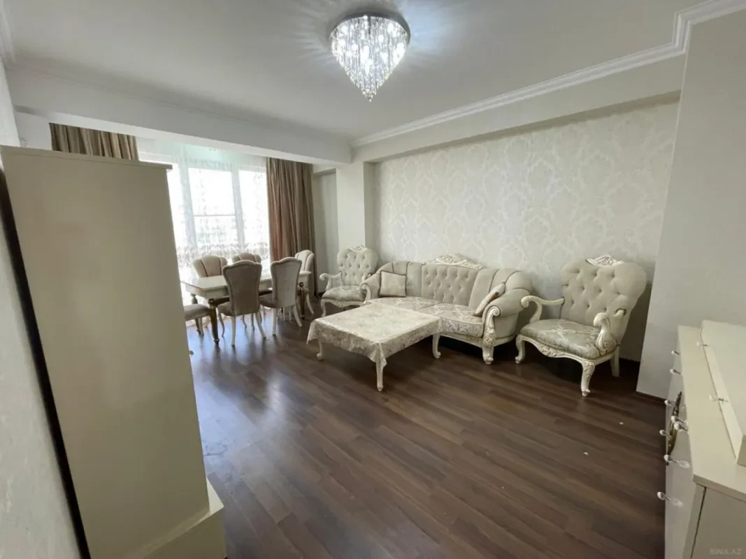Kirayə verilir 2 otaqlı mənzil 80 m²