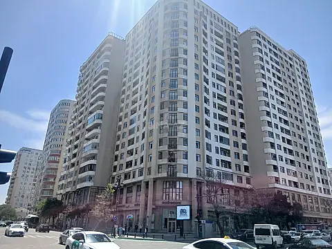 Satılır 4 otaqlı mənzil 222 m² — Bakı 4 otaq 222.00 m²
