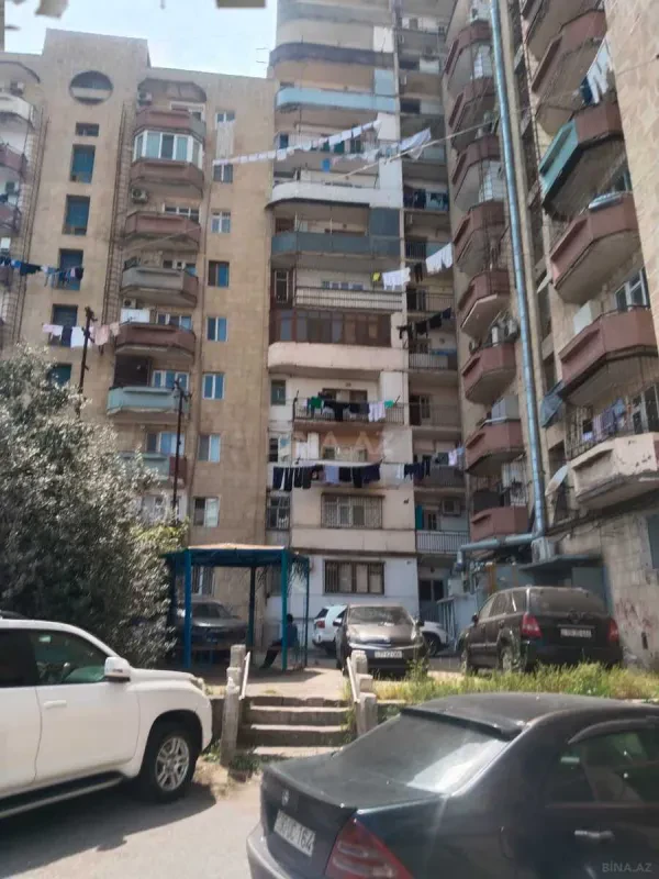 Satılır 4 otaqlı mənzil 115 m²
