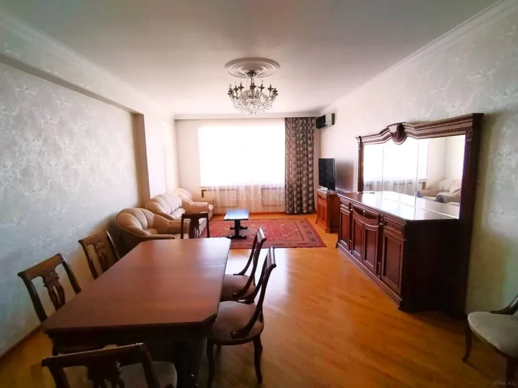 Kirayə verilir 3 otaqlı mənzil 150 m²