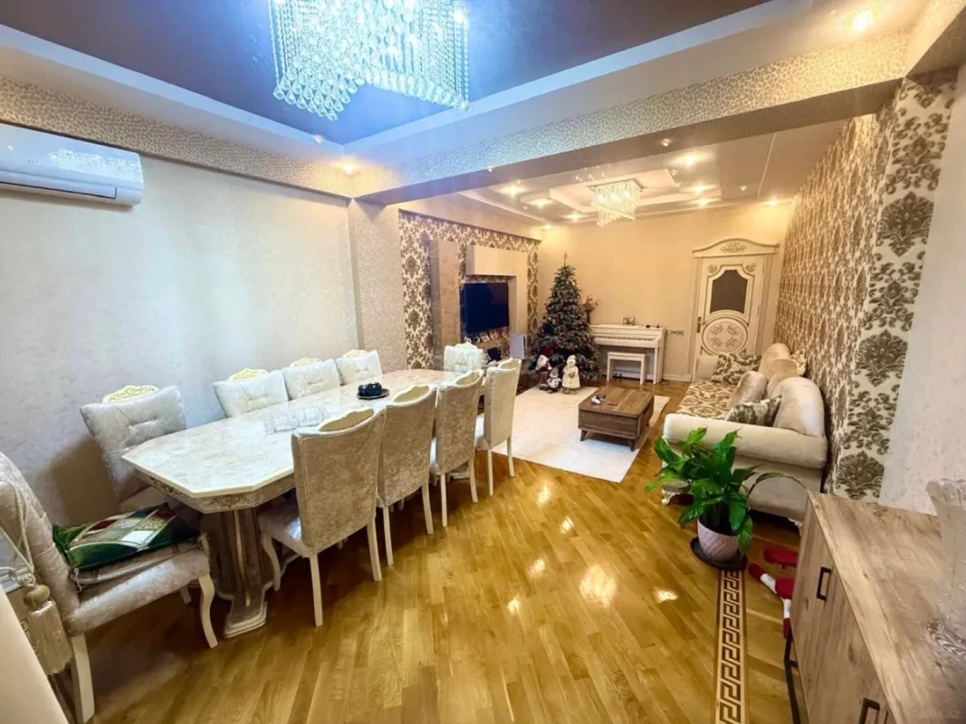 Satılır 3 otaqlı mənzil 125 m²