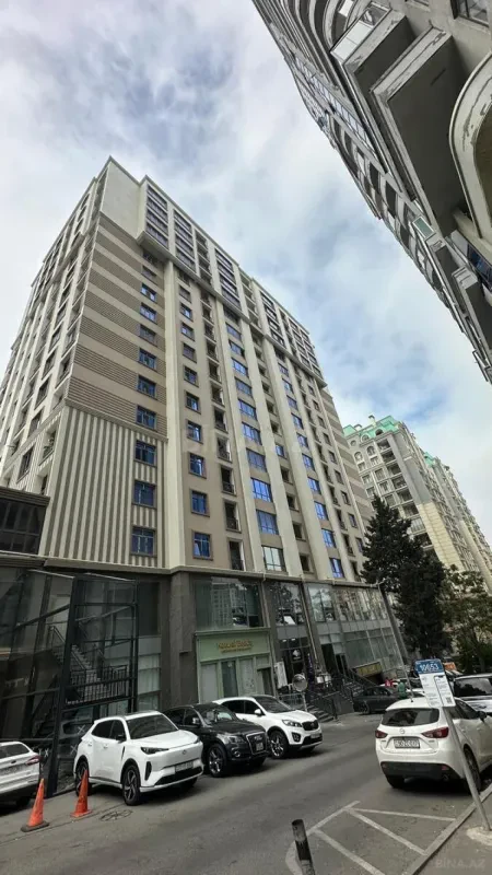 Satılır 2 otaqlı mənzil 78 m²