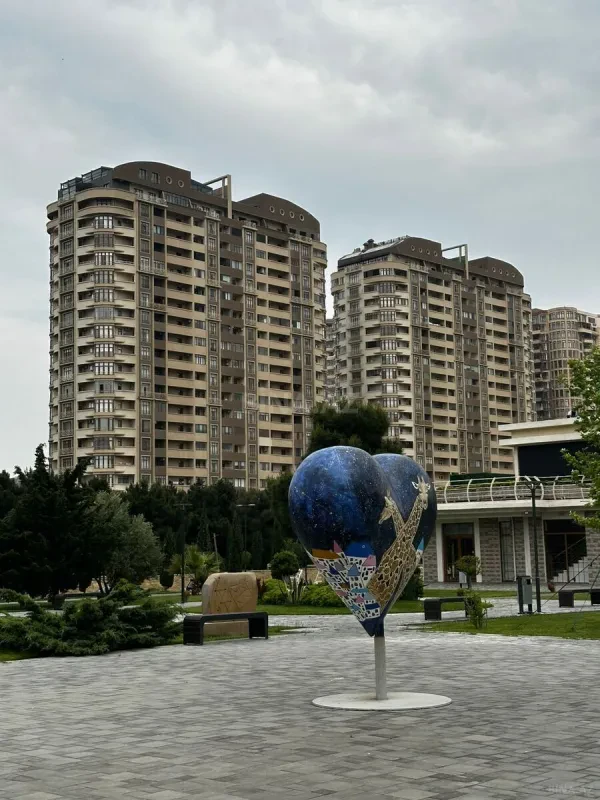 Satılır 3 otaqlı mənzil 110 m²