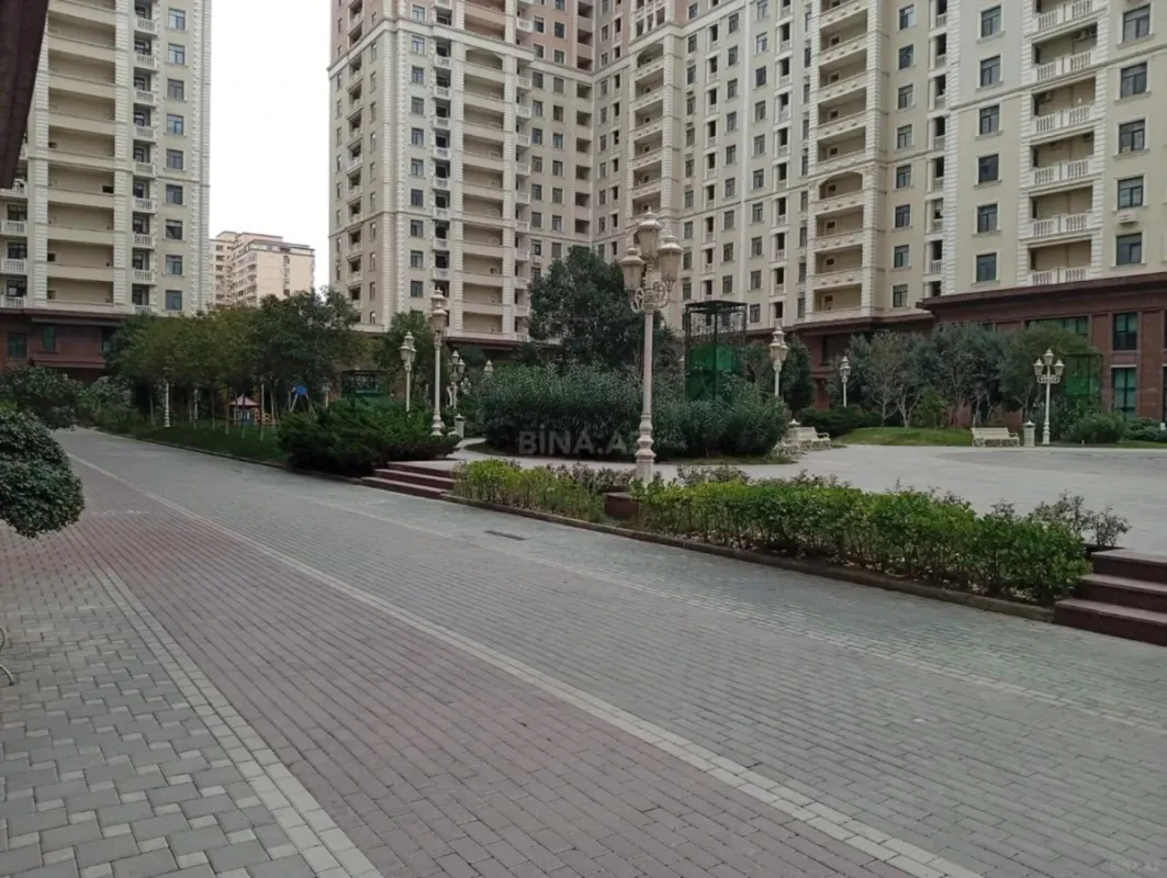 Satılır 2 otaqlı mənzil 76 m²