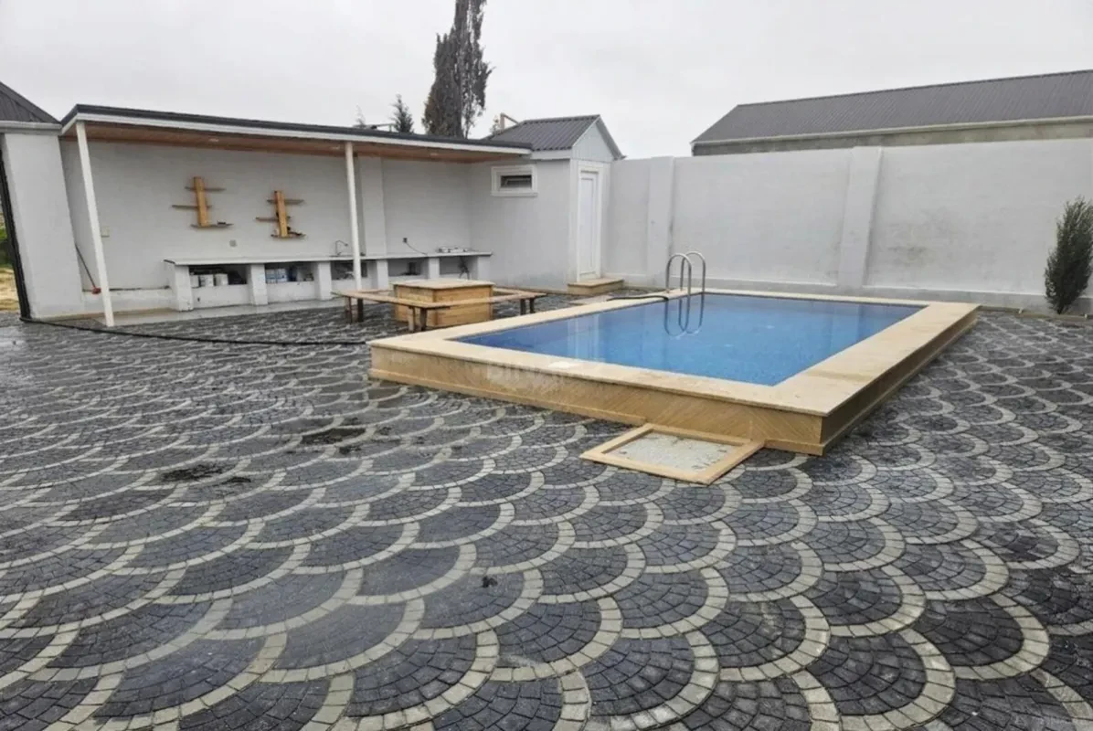 Kirayə verilir 4 otaqlı həyət evi 300 m²
