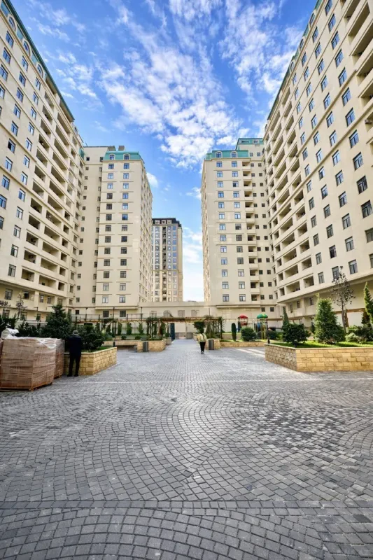Satılır 2 otaqlı mənzil 85 m²