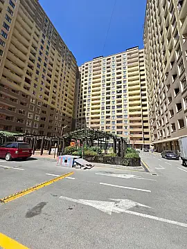 Satılır 3 otaqlı mənzil 135 m² — Bakı, İnşaatçılar 3 otaq 135.00 m²