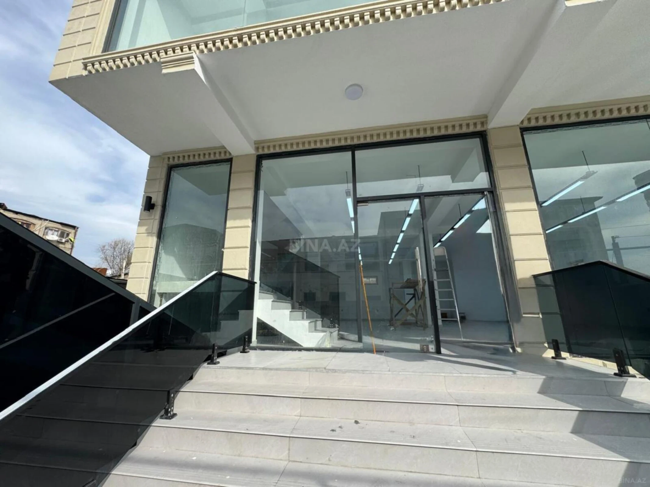 Kirayə verilir obyekt 165 m²