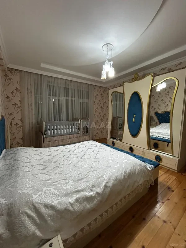 Satılır 3 otaqlı mənzil 160 m²