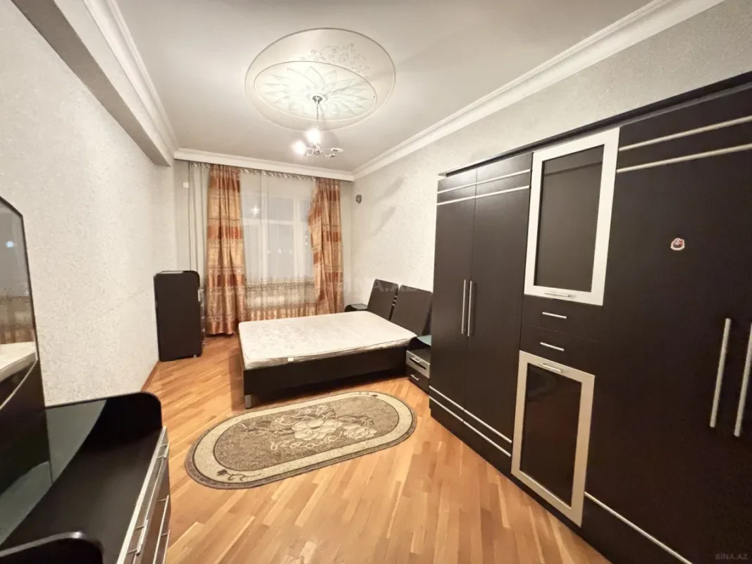 Kirayə verilir 2 otaqlı mənzil 110 m²