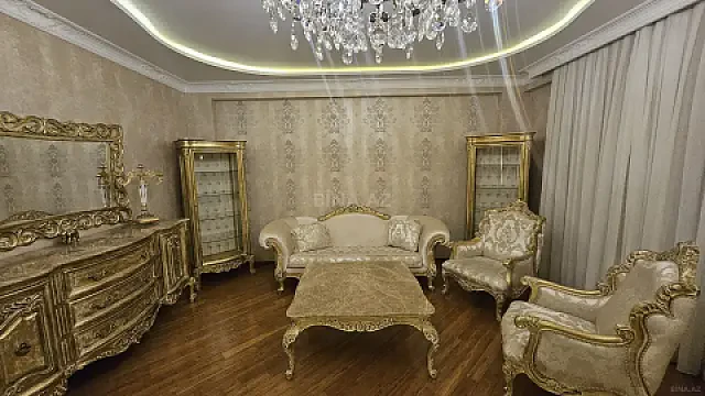 Kirayə verilir 3 otaqlı mənzil 135 m² — Bakı, 7-ci mikrorayon 3 otaq 135.00 m²