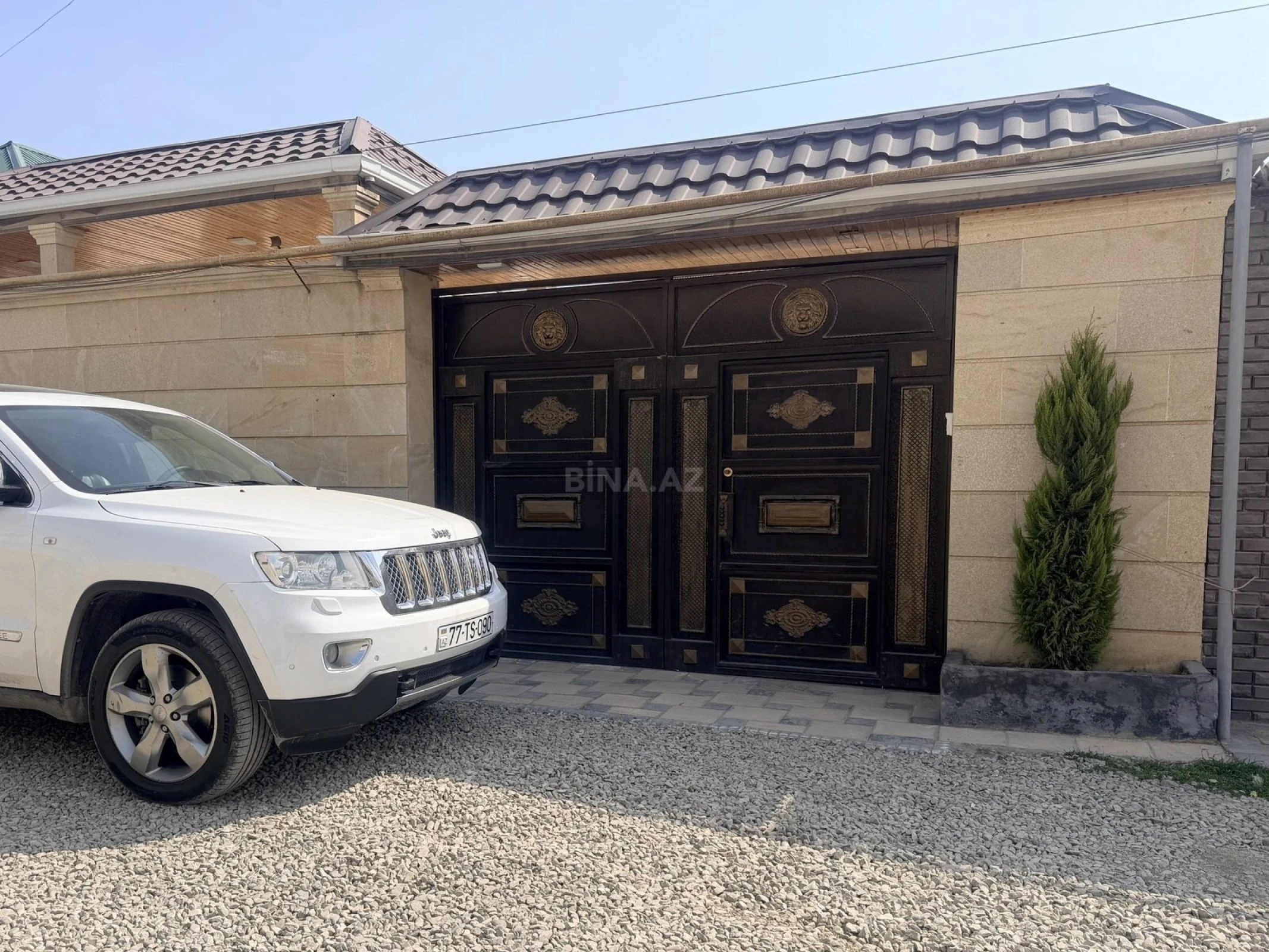 Satılır 4 otaqlı həyət evi 300 m²
