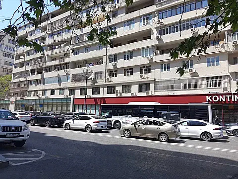 Satılır 4 otaqlı mənzil 120 m² — Bakı 4 otaq 120.00 m²