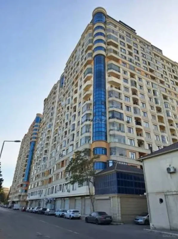Kirayə verilir 3 otaqlı mənzil 135 m²