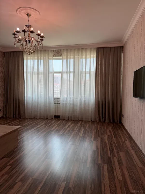 Satılır 2 otaqlı mənzil 110 m²