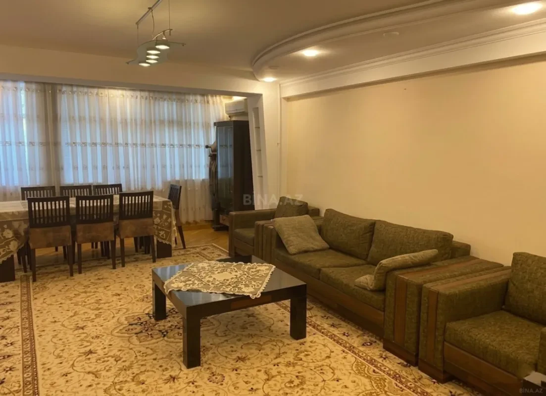 Kirayə verilir 2 otaqlı mənzil 90 m²