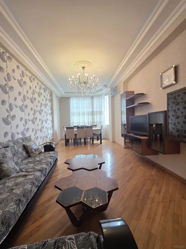Satılır 3 otaqlı mənzil 110 m²