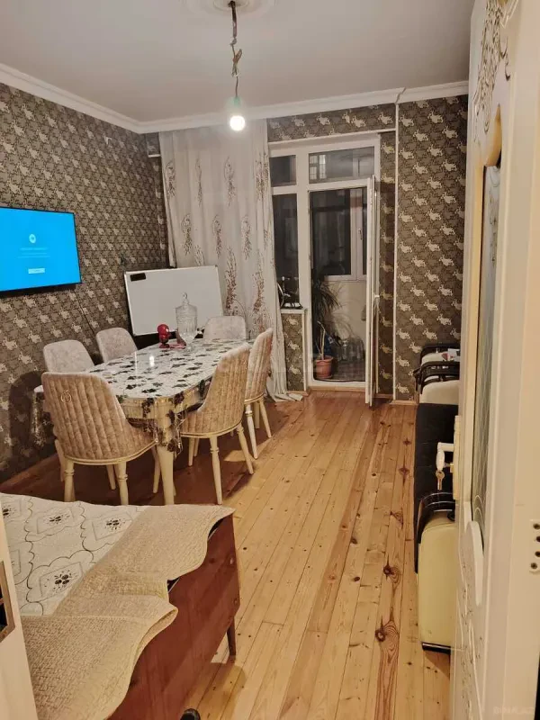 Satılır 2 otaqlı mənzil 70 m²