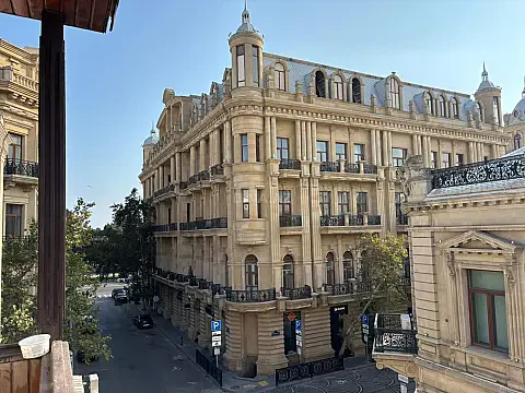 Satılır 3 otaqlı mənzil 70 m² — Bakı, Sahil qəs. 3 otaq 70.00 m²