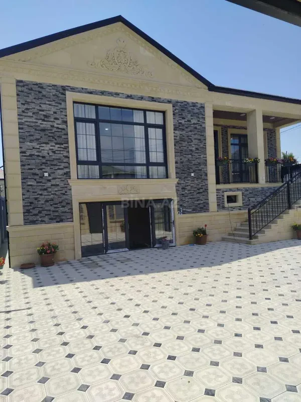 Satılır 7 otaqlı həyət evi 240 m²